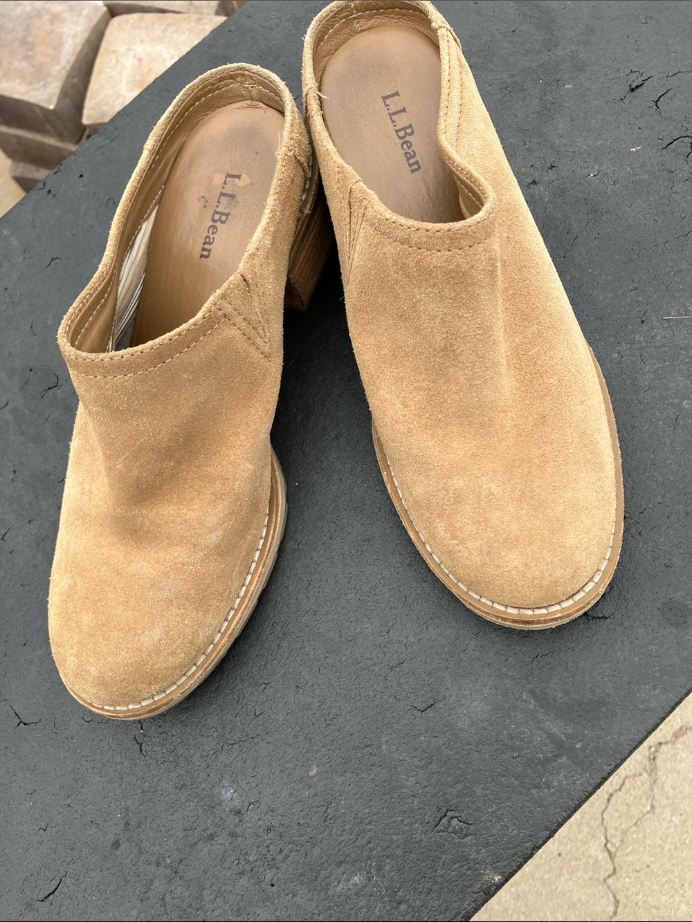 L.L. Bean Ladies Deerfield Muel Suede Slip-On Clog in Tan Suede